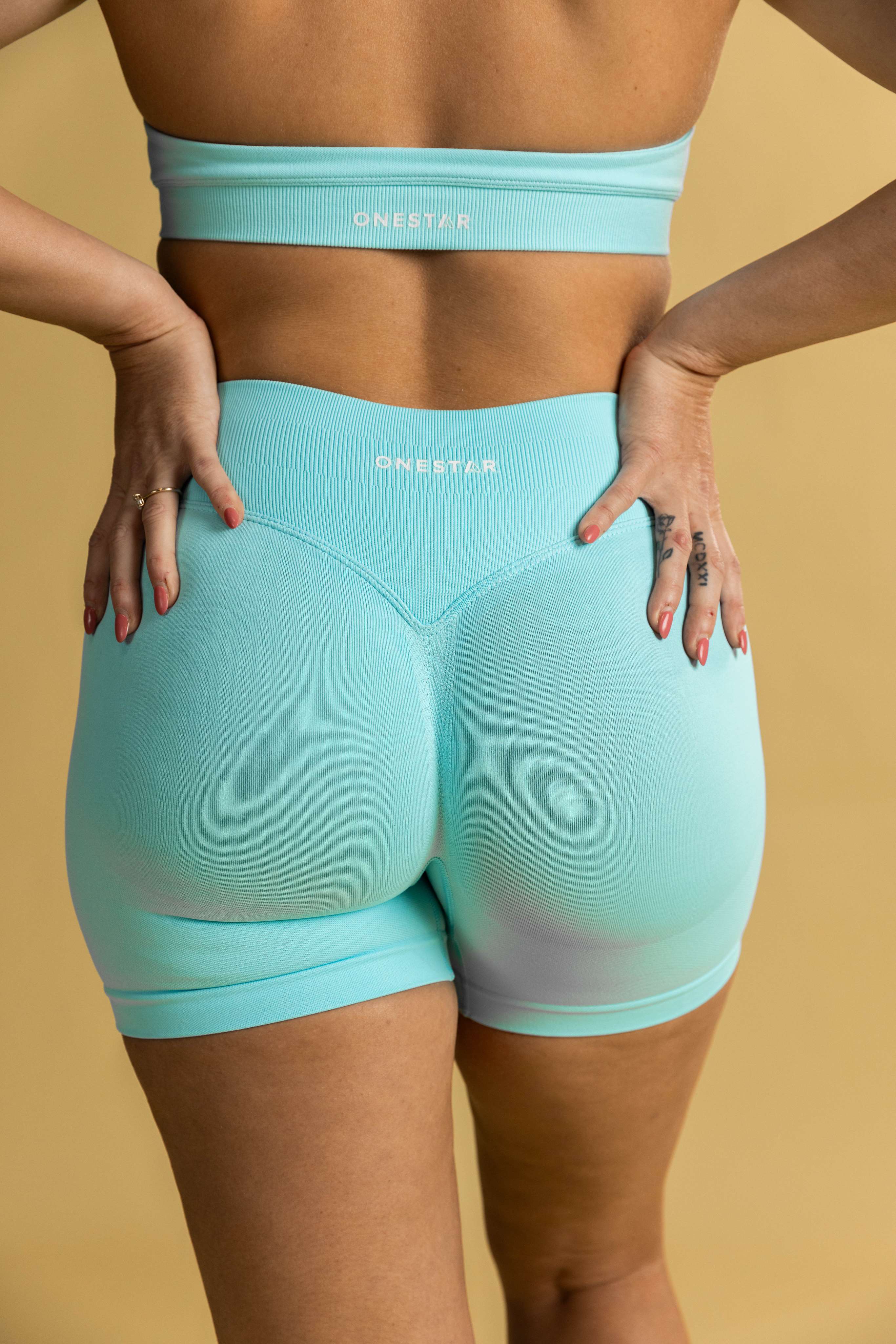 Seamless Scrunch Shorts